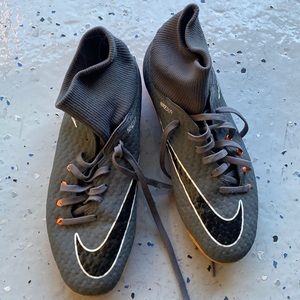 Soccer cleats